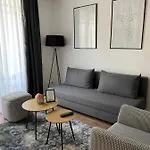 شقة 33 *