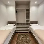 33 شقة
