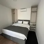 33 شقة سراييفو