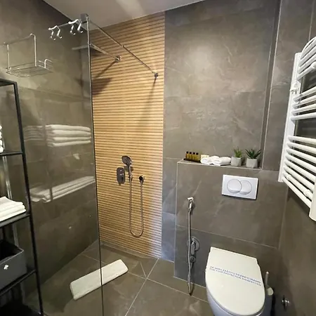 33 Apartment