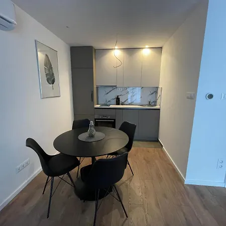 Apartment 33