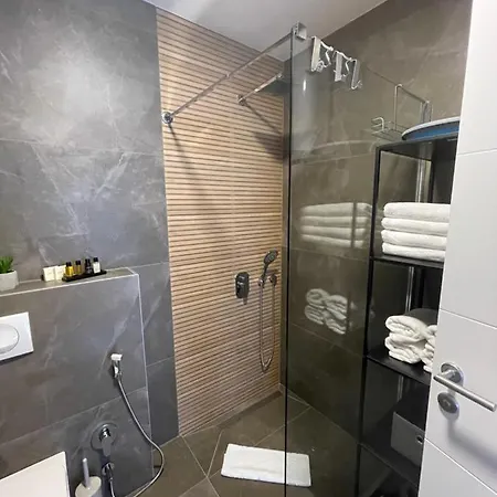 33 Apartment *