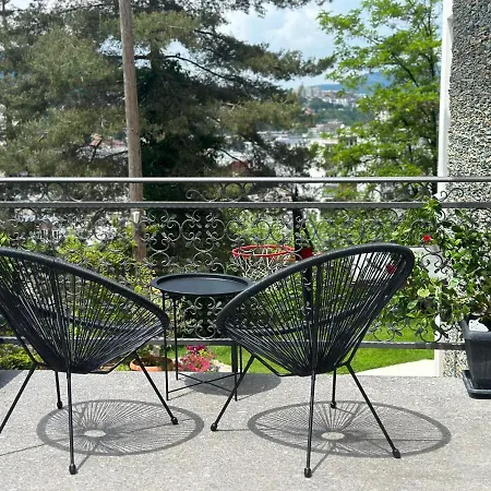 33 * Sarajevo