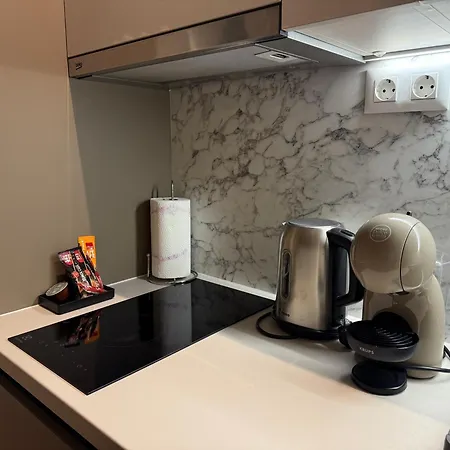 Apartment 33